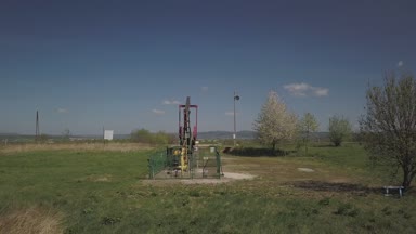  Petrol pompa istasyonu. Tansport ve petrol dağıtımı. Petrol taşıma sistemi teknolojisi. Eğitim el kitabı petrol rafine. Doğal kaynakların çıkarılması.
