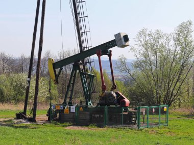 Jaszczew, Polonya - 8 Nisan 2018: petrol pompa istasyonu. Tansport ve petrol dağıtımı. Petrol taşıma sistemi teknolojisi. Eğitim el kitabı petrol rafine. Doğal kaynakların çıkarılması.