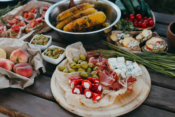 Summer Picnic Bbq Food Concept Selection Vegetables Sandwiches Grilled Corn — Stock Photo, Image