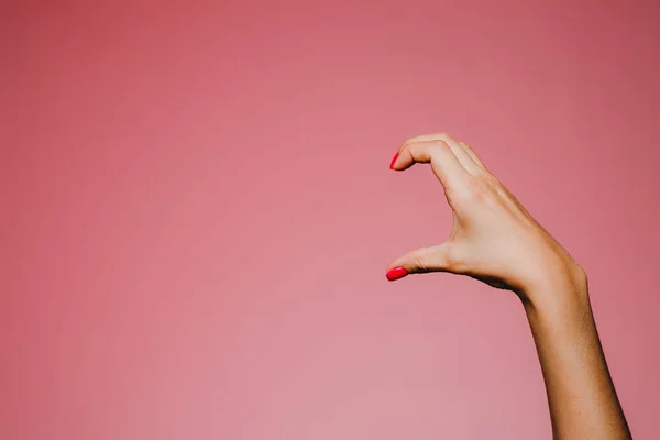 Las Manos Mujer Con Manicura Brillante Aislado Sobre Fondo Rosa — Foto de Stock