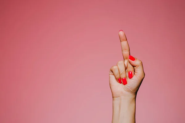 Les Mains Femme Avec Manucure Lumineuse Isolée Sur Fond Rose — Photo