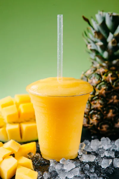 Cóctel Mango Saludable Con Hielo Paja Piña — Foto de Stock