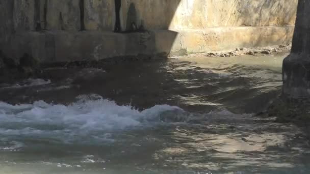 河的暴风雨的潮流 — 图库视频影像