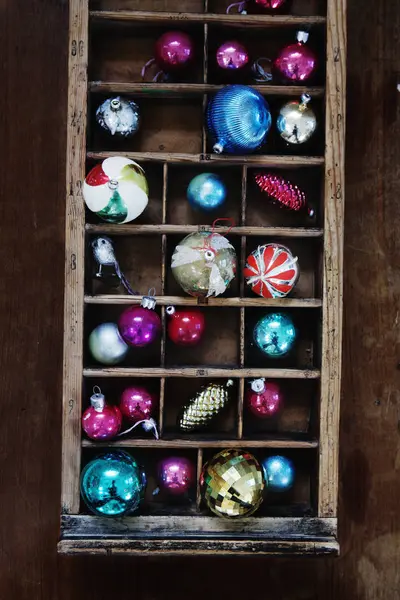 Vista Elevada Las Decoraciones Navidad Caja —  Fotos de Stock