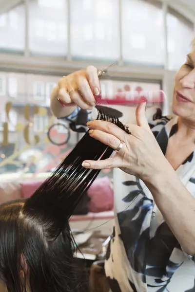 Kuaför Saç Seçici Odak Müşteriler Kesme — Stok fotoğraf