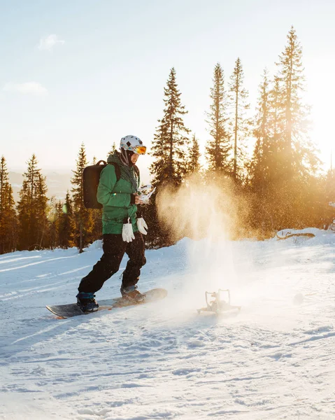 Muž Snowboarding Drony Selektivní Ostření — Stock fotografie