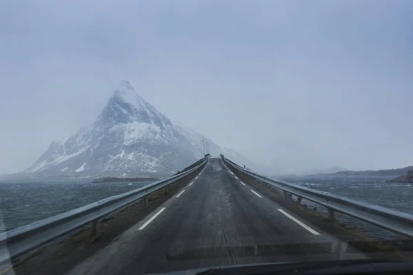 Most Výhledem Sněhu Limitován Horách — Stock fotografie
