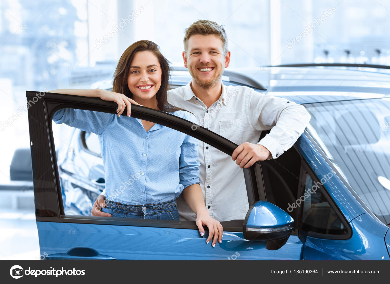 Michelle & Tanner's Classic Car Photoshoot in Fort Adams