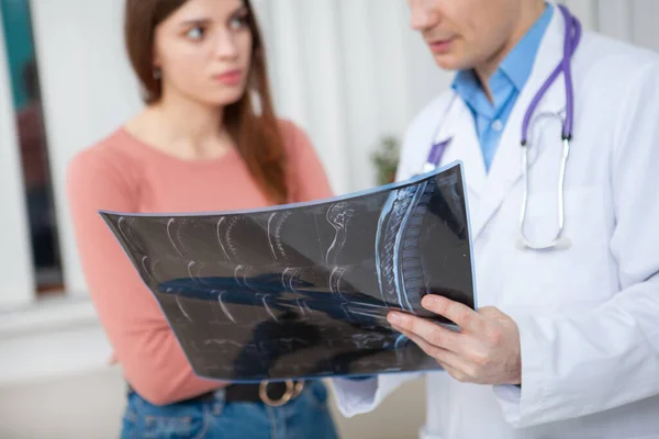 Selective Focus Mri Scan Hands Doctor Young Woman Talking Her — Stock Photo, Image