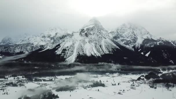 Βουνά Της Αυστρίας Ehrwald Και Χιονοδρομικό Κέντρο Lermoos — Αρχείο Βίντεο
