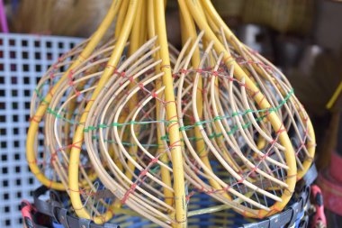 sepetleri salonu yaptı. Orada birçok tür bir bambu yapılmış sepet. Sepeti hasır Tay handmade.it dokuma bambu olduğu için arka plan dokusu. Geleneksel Tay dokuma hasır doku.
