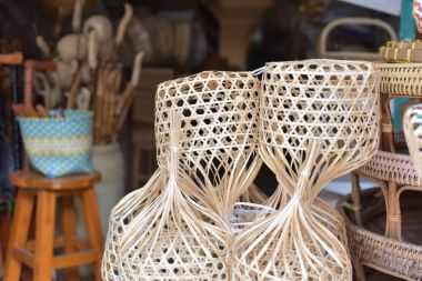 sepetleri salonu yaptı. Orada birçok tür bir bambu yapılmış sepet. Sepeti hasır Tay handmade.it dokuma bambu olduğu için arka plan dokusu. Geleneksel Tay dokuma hasır doku.