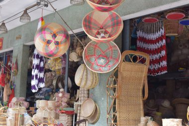 sepetleri salonu yaptı. Orada birçok tür bir bambu yapılmış sepet. Sepeti hasır Tay handmade.it dokuma bambu olduğu için arka plan dokusu. Geleneksel Tay dokuma hasır doku.