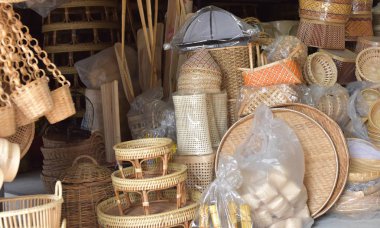 sepetleri salonu yaptı. Orada birçok tür bir bambu yapılmış sepet. Sepeti hasır Tay handmade.it dokuma bambu olduğu için arka plan dokusu. Geleneksel Tay dokuma hasır doku.