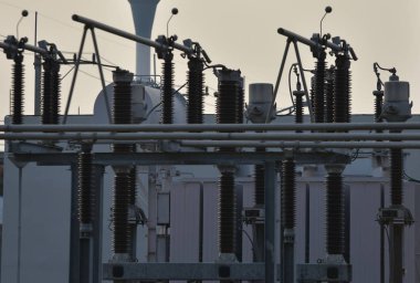 Boru ve Vana sistemleri yangın söndürücüler, büyük bir fabrika