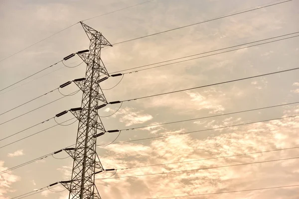 Sistema Transmisión Energía Con Cielo Las Hermosas Nubes Días Brillantes — Foto de Stock