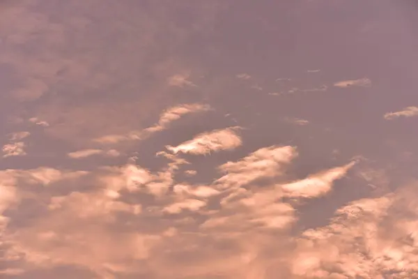 Bulutlar Arka Plan Ile Turuncu Gökyüzü — Stok fotoğraf