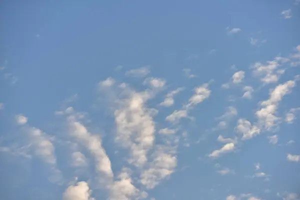 Céu Azul Nuvens São Lindas Pôr Sol Com Céu Amarelo — Fotografia de Stock