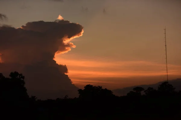 Hermoso Cielo Nubes Doradas Puesta Del Sol Uso Como Imagen — Foto de Stock