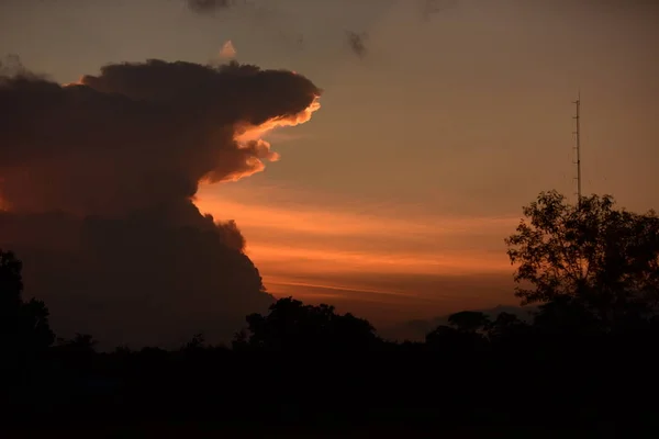 Hermoso Cielo Nubes Doradas Puesta Del Sol Uso Como Imagen — Foto de Stock