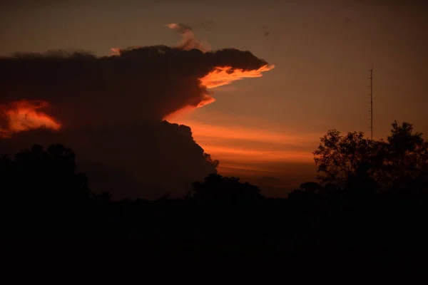 После Заката Небо Перед Вечером Золотыми Облаками Оранжевый Красивая Форма — стоковое фото