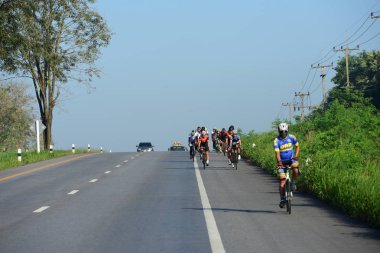 Amatör bisikletçi görsel Engelli olan çocuklar için bir sadaka programında rekabet. Chonburi Chanthaburi, Tayland, thailand, için rota 129 km 17 Mart 2018 olduğunu.