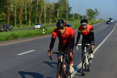 Amatör bisikletçi görsel Engelli olan çocuklar için bir sadaka programında rekabet. Chonburi Chanthaburi, Tayland, thailand, için rota 129 km 17 Mart 2018 olduğunu.