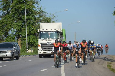 Amatör bisikletçi görsel Engelli olan çocuklar için bir sadaka programında rekabet. Chonburi Chanthaburi, Tayland, thailand, için rota 129 km 17 Mart 2018 olduğunu.