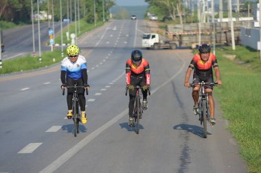 Sadaka Bisiklet turnuva yardım çocuklarla görme bozukluğu 10 Haziran 2017 Petchaburi, Tayland at.