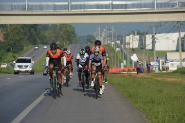 Sadaka Bisiklet turnuva yardım çocuklarla görme bozukluğu 10 Haziran 2017 Petchaburi, Tayland at.