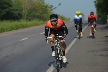 Amatör bisikletçi görsel Engelli olan çocuklar için bir sadaka programında rekabet. Chonburi Chanthaburi, Tayland, thailand, için rota 129 km 17 Mart 2018 olduğunu.
