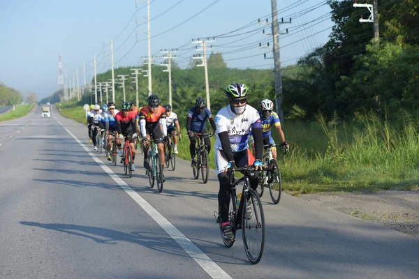 Amatérský Cyklista Který Soutěží Charitativní Program Pro Děti Zrakovým Postižením — Stock fotografie