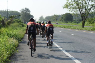 Amatör bisikletçi görsel Engelli olan çocuklar için bir sadaka programında rekabet. Chonburi Chanthaburi, Tayland, thailand, için rota 129 km 17 Mart 2018 olduğunu.