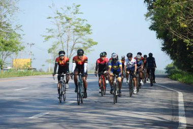 Amatör bisikletçi görsel Engelli olan çocuklar için bir sadaka programında rekabet. Chonburi Chanthaburi, Tayland, thailand, için rota 129 km 17 Mart 2018 olduğunu.