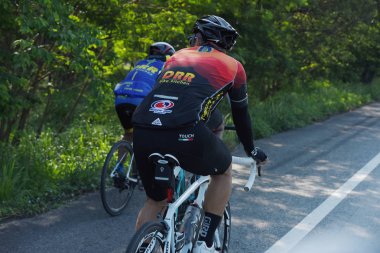 Amatör bisikletçi görsel Engelli olan çocuklar için bir sadaka programında rekabet. Chonburi Chanthaburi, Tayland, thailand, için rota 129 km 17 Mart 2018 olduğunu.