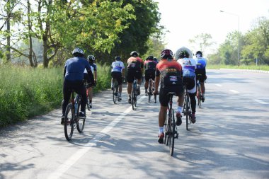 Amatör bisikletçi görsel Engelli olan çocuklar için bir sadaka programında rekabet. Chonburi Chanthaburi, Tayland, thailand, için rota 129 km 17 Mart 2018 olduğunu.