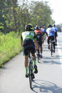 Amatör bisikletçi görsel Engelli olan çocuklar için bir sadaka programında rekabet. Chonburi Chanthaburi, Tayland, thailand, için rota 129 km 17 Mart 2018 olduğunu.