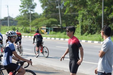 Amatör bisikletçi görsel Engelli olan çocuklar için bir sadaka programında rekabet. Chonburi Chanthaburi, Tayland, thailand, için rota 129 km 17 Mart 2018 olduğunu.