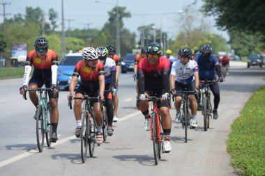 Amatör bisikletçi görsel Engelli olan çocuklar için bir sadaka programında rekabet. Chonburi Chanthaburi, Tayland, thailand, için rota 129 km 17 Mart 2018 olduğunu.