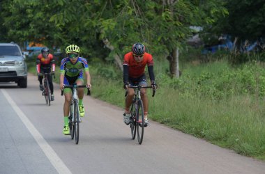 Amatör bisikletçi görsel Engelli olan çocuklar için bir sadaka programında rekabet. Chonburi Chanthaburi, Tayland, thailand, için rota 129 km 17 Mart 2018 olduğunu.