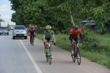 Amatör bisikletçi görsel Engelli olan çocuklar için bir sadaka programında rekabet. Chonburi Chanthaburi, Tayland, thailand, için rota 129 km 17 Mart 2018 olduğunu.