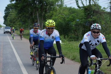 Amatör bisikletçi görsel Engelli olan çocuklar için bir sadaka programında rekabet. Chonburi Chanthaburi, Tayland, thailand, için rota 129 km 17 Mart 2018 olduğunu.