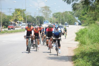 Amatör bisikletçi görsel Engelli olan çocuklar için bir sadaka programında rekabet. Chonburi Chanthaburi, Tayland, thailand, için rota 129 km 17 Mart 2018 olduğunu.