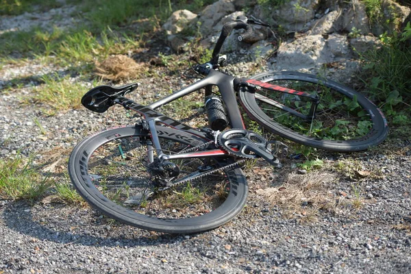 Amatör bisikletçi görsel Engelli olan çocuklar için bir sadaka programında rekabet. Chonburi Chanthaburi, Tayland, thailand, için rota 129 km 17 Mart 2018 olduğunu.