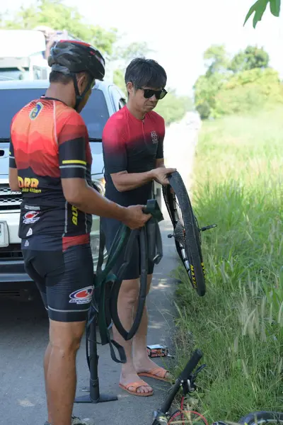 Аматорські Велосипедиста Вони Змагаються Благодійної Програми Візуального Неповносправні Від Чонбурі — стокове фото