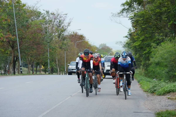 Les Athlètes Amateurs Vélo Profitent Maximum Leurs Efforts Dans Voyage — Photo