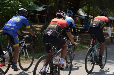Amatör bisikletçi görsel Engelli olan çocuklar için bir sadaka programında rekabet. Chonburi Chanthaburi, Tayland, thailand, için rota 129 km 17 Mart 2018 olduğunu.