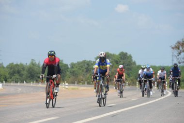 Amatör bisikletçi görsel Engelli olan çocuklar için bir sadaka programında rekabet. Chonburi Chanthaburi, Tayland, thailand, için rota 129 km 17 Mart 2018 olduğunu.