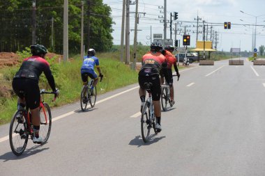 Amatör bisikletçi görsel Engelli olan çocuklar için bir sadaka programında rekabet. Chonburi Chanthaburi, Tayland, thailand, için rota 129 km 17 Mart 2018 olduğunu.