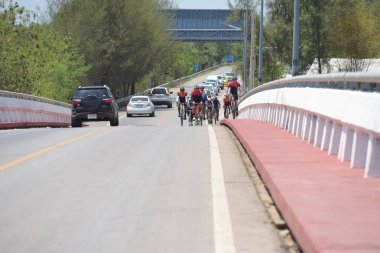 Amatör bisikletçi görsel Engelli olan çocuklar için bir sadaka programında rekabet. Chonburi Chanthaburi, Tayland, thailand, için rota 129 km 17 Mart 2018 olduğunu.
